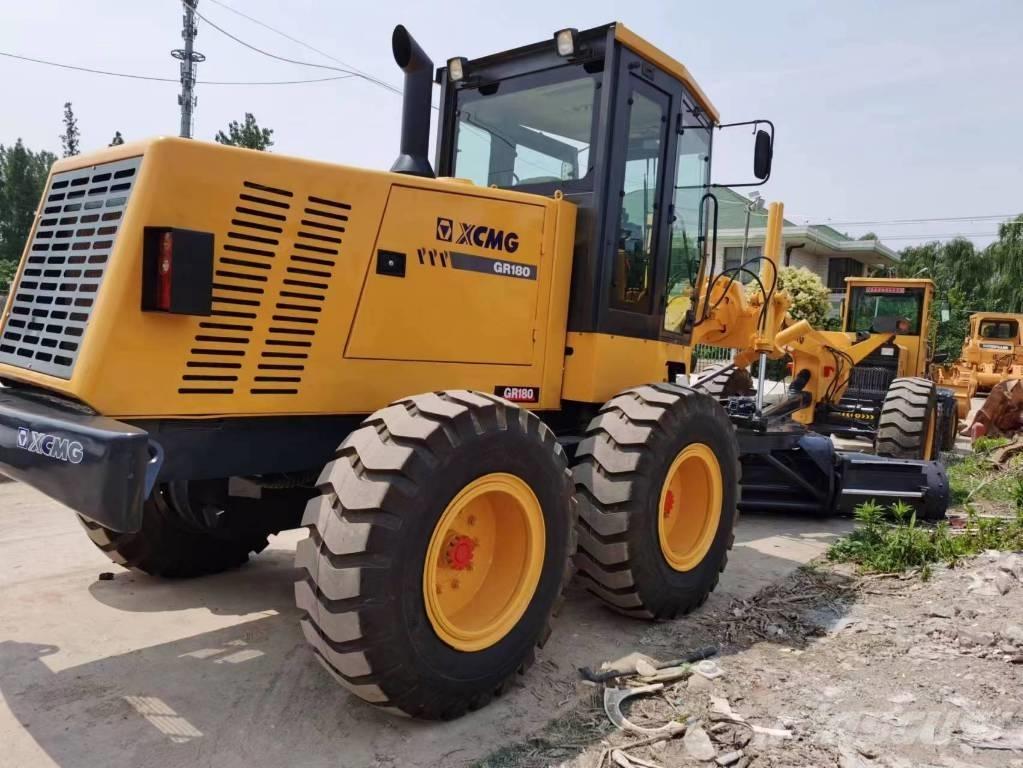 XCMG GR 215 Niveleuse