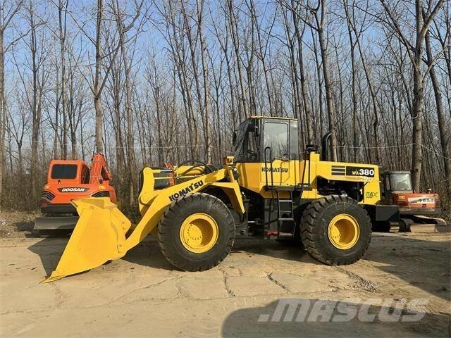 Komatsu WA380 Chargeuse sur pneus