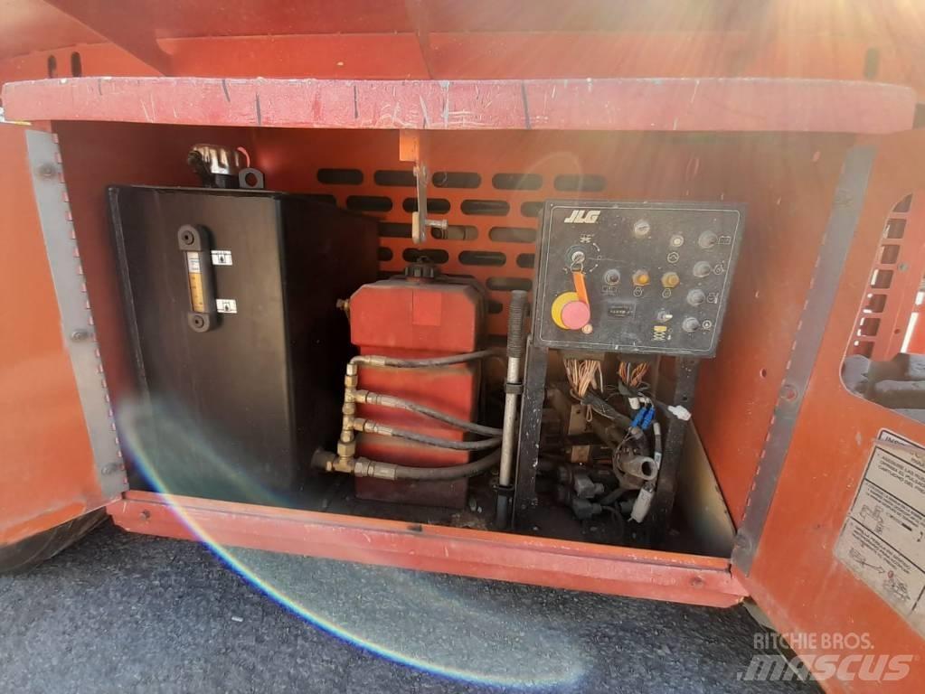 JLG 260 MRT Nacelle ciseaux