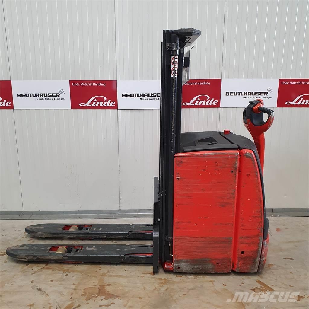 Linde L14i Gerbeur accompagnant