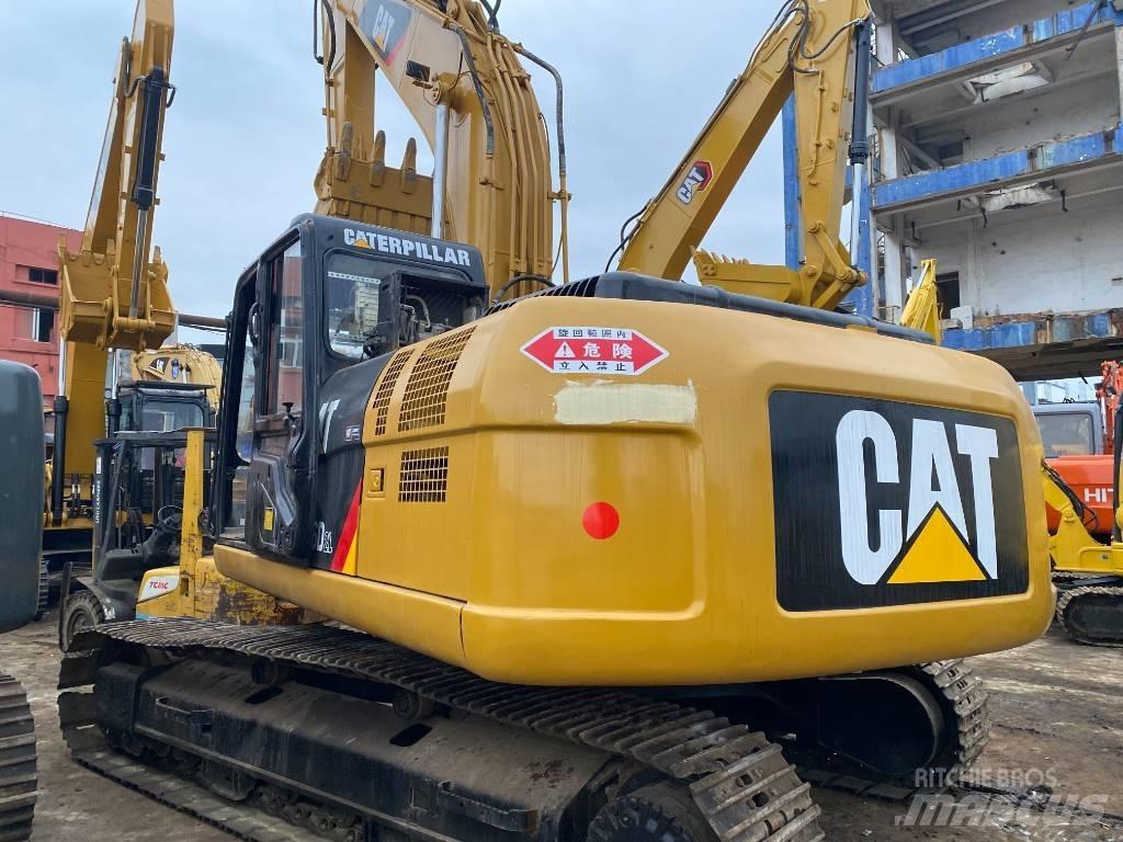 CAT 326 D2L Pelle sur chenilles