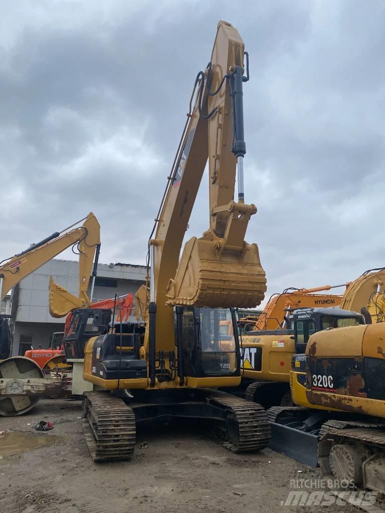CAT 326 D2L Pelle sur chenilles