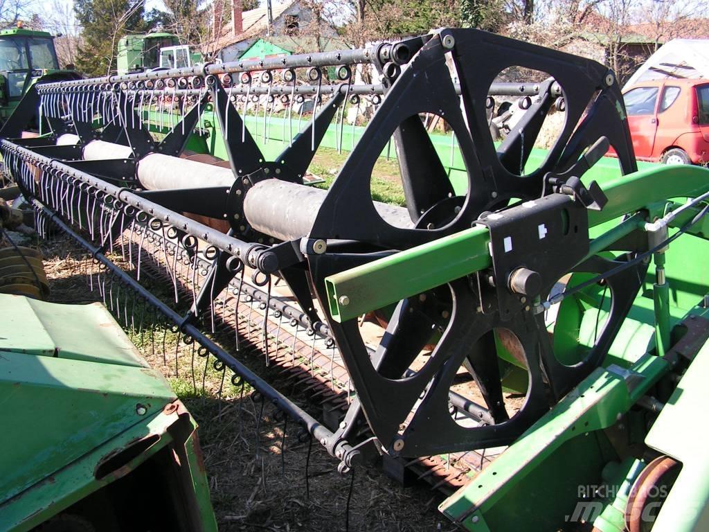 John Deere 618 R Barre de coupe pour moissonneuse batteuse