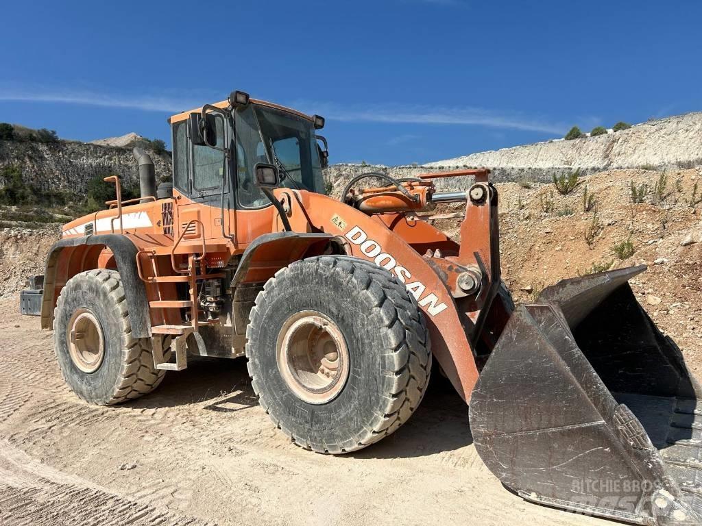 Doosan DL 400 Chargeuse sur pneus