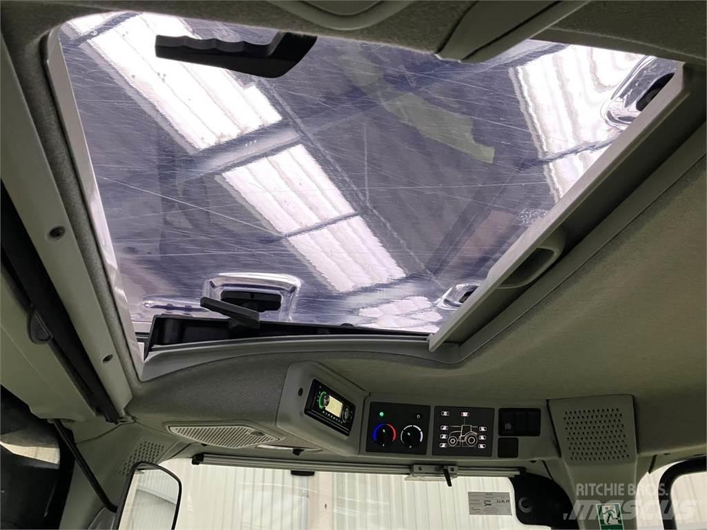 CLAAS Arion 550 Tracteur