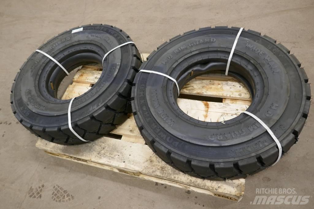 BKT 8.25-15 14 Pneus, roues et jantes