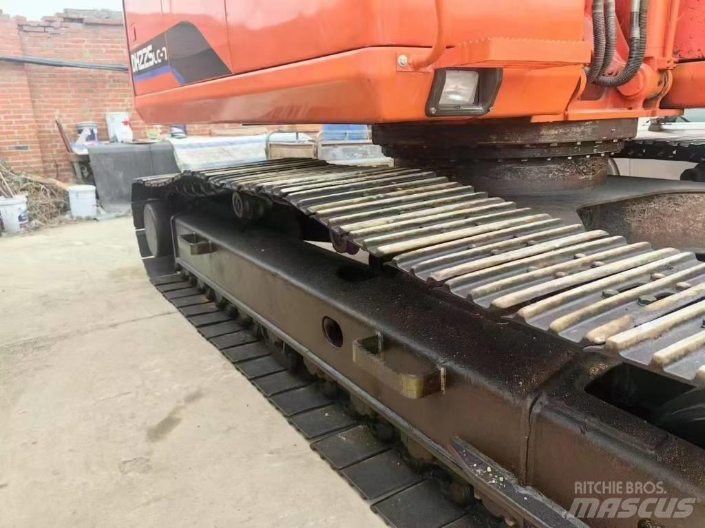 Doosan 225-7 Pelle sur chenilles