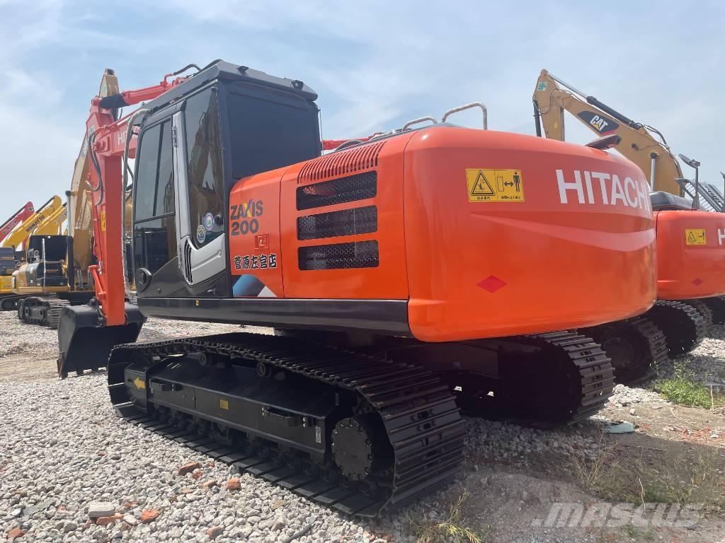 Hitachi ZX 200 Pelle sur chenilles