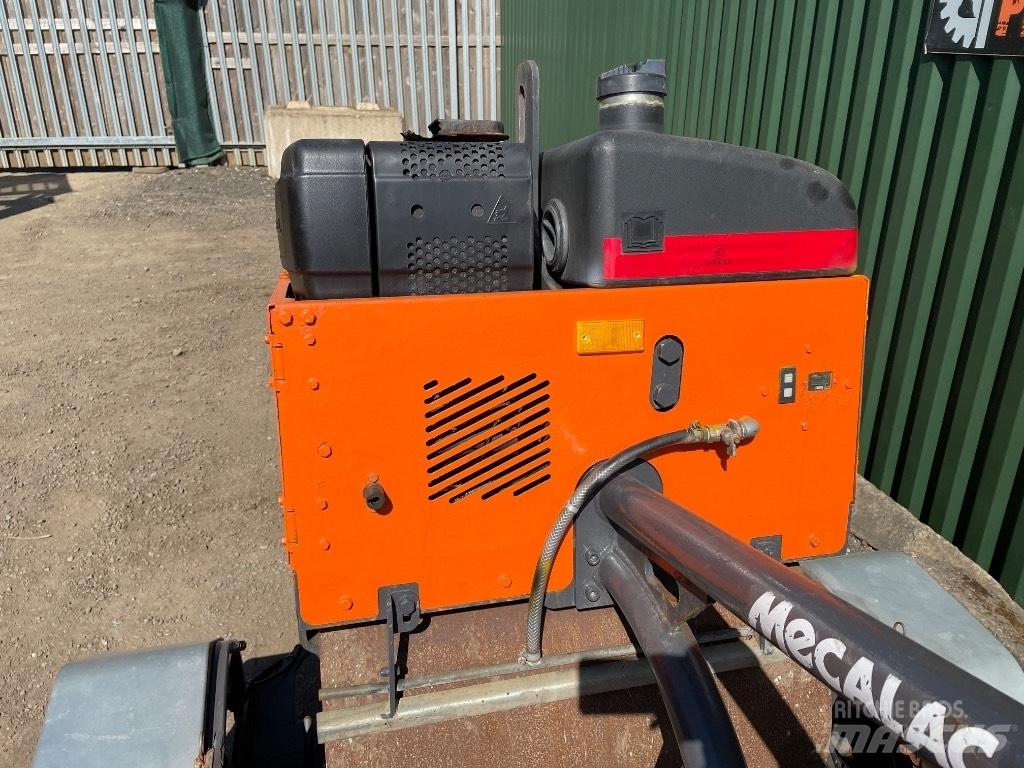 Mecalac MBR 71 Rouleaux monocylindre