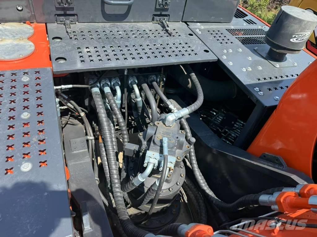 Doosan DX 340 Pelle sur chenilles
