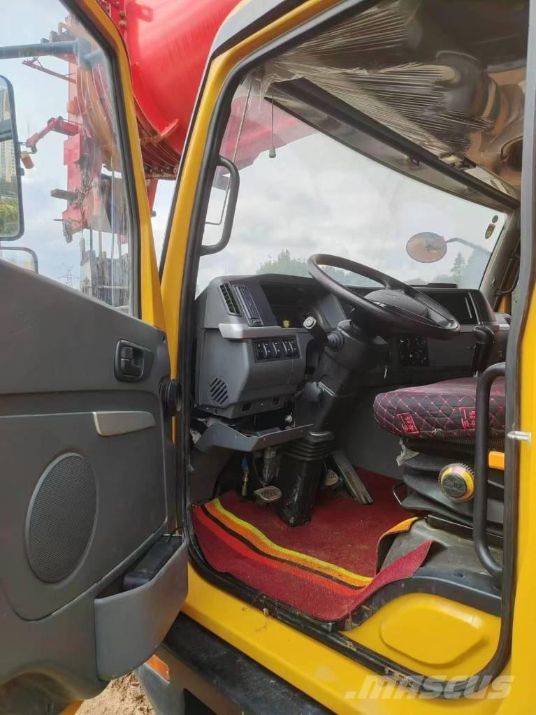 Sany STC1300C8 Grues tout terrain