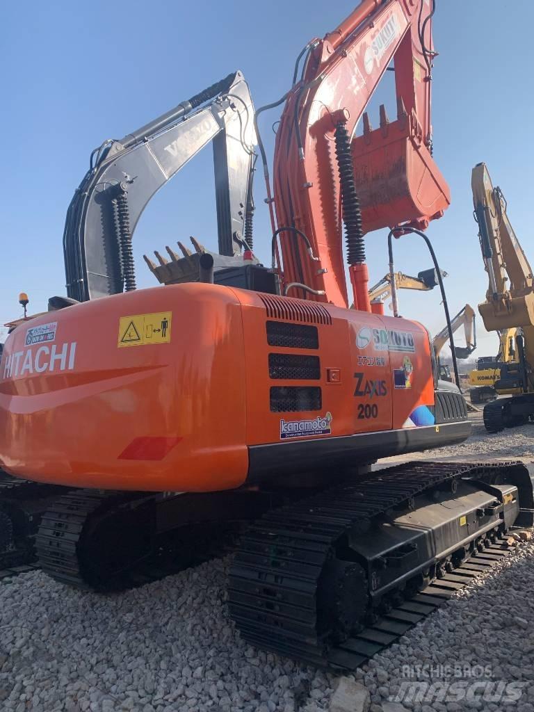 Hitachi ZX 200 Pelle sur chenilles