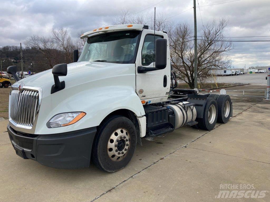 International LT Tracteur routier
