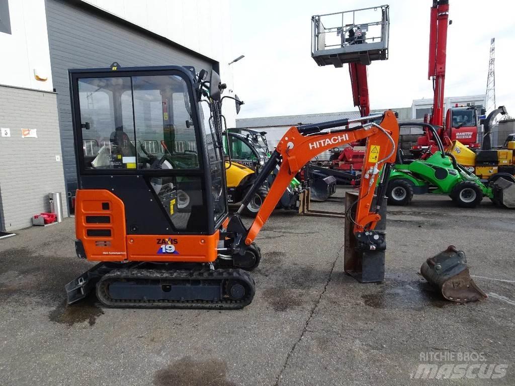 Hitachi ZX19-6CR Mini pelle < 7t