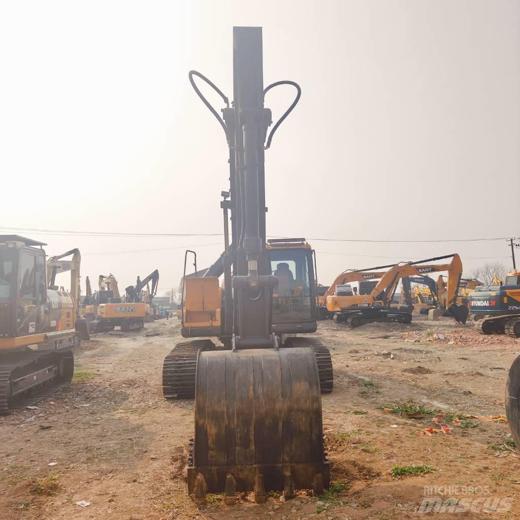 Hyundai R220LC-9S Pelle sur chenilles