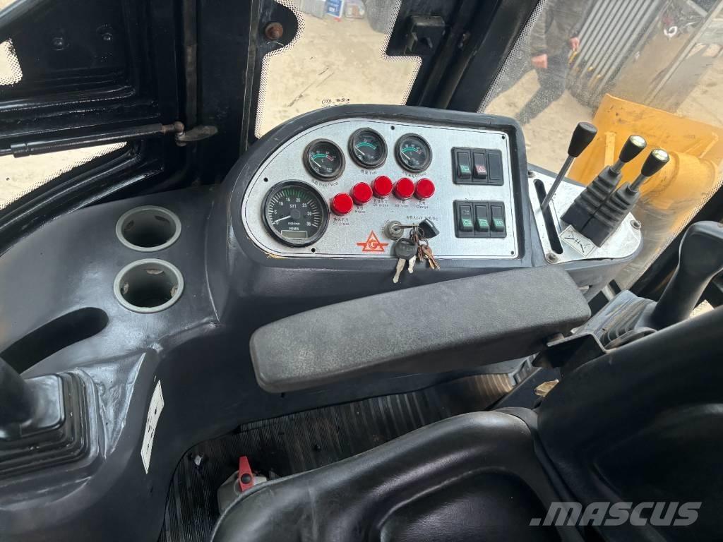 CAT 420 F Tractopelle
