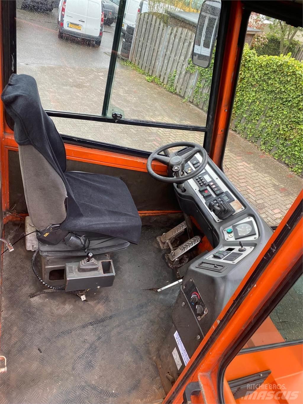 Terberg YT182 Tracteur de manœuvre