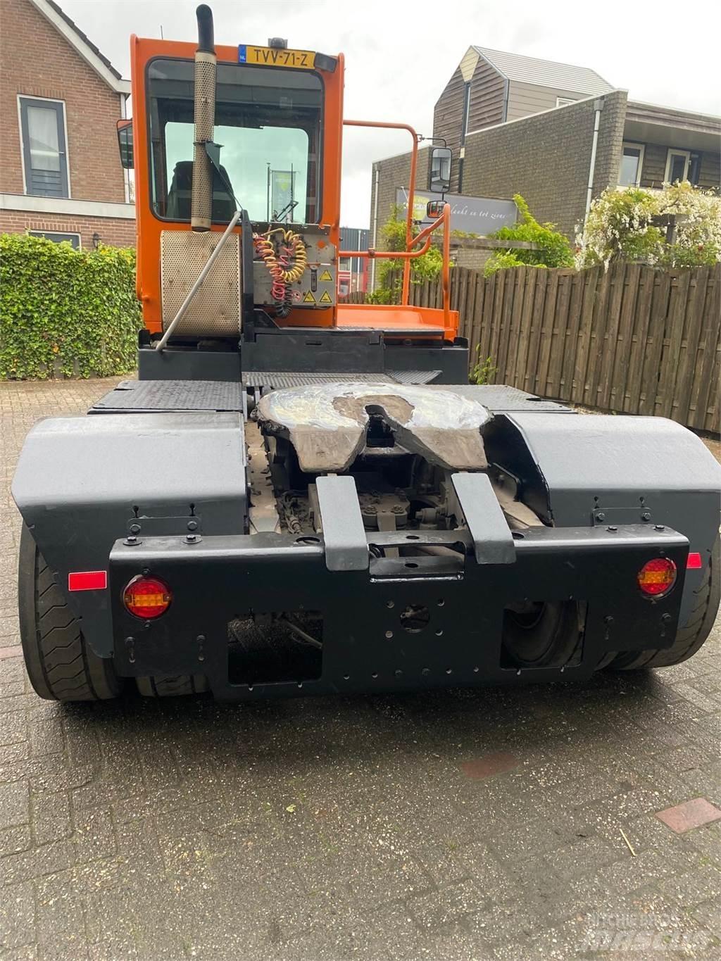 Terberg YT182 Tracteur de manœuvre