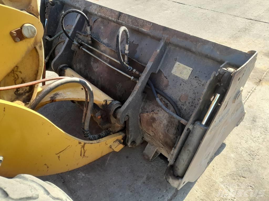 CAT 908 H 2 Chargeuse sur pneus