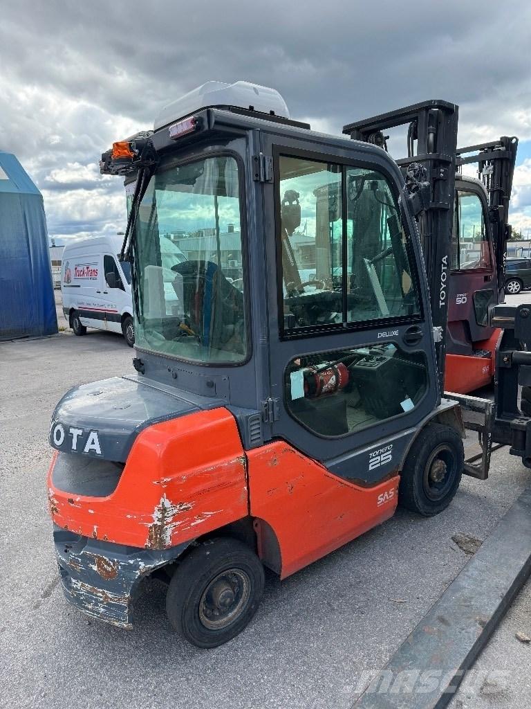 Toyota 02-8FDF25 Chariots diesel