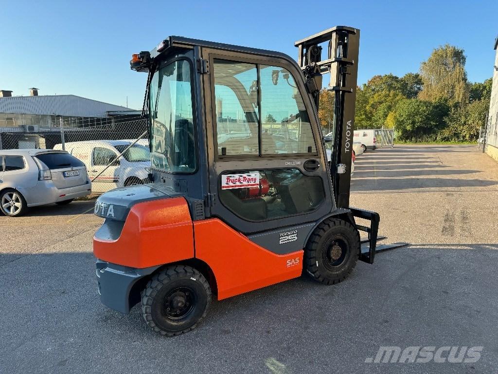 Toyota 02-8FDF25 Chariots diesel