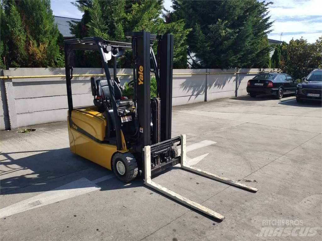Yale ERP16 VT Chariots élévateurs électriques