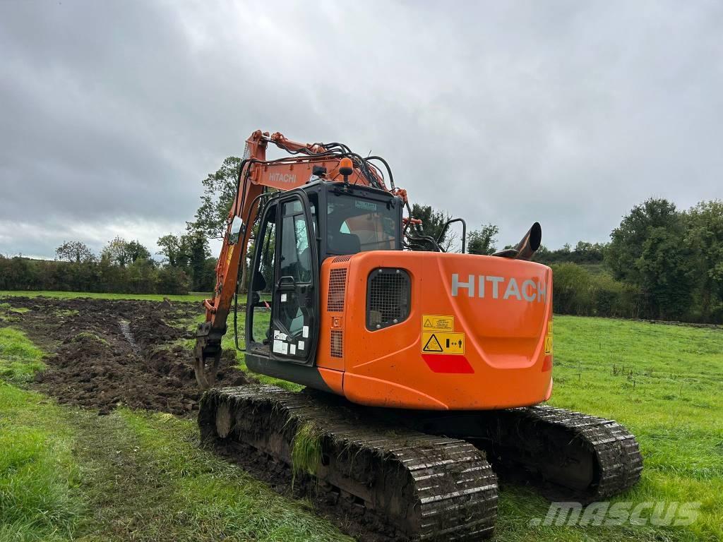 Hitachi ZX135-5 Pelle sur chenilles