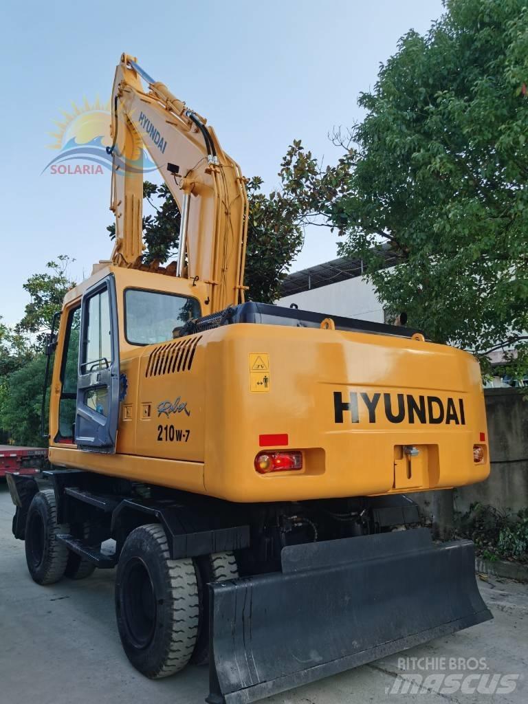 Hyundai R210W-7 Pelle sur pneus