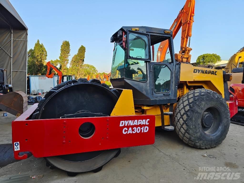 Dynapac CA 301 D Rouleaux monocylindre