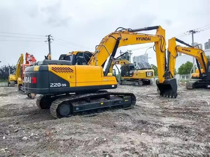 Hyundai 220-9S Pelle sur chenilles