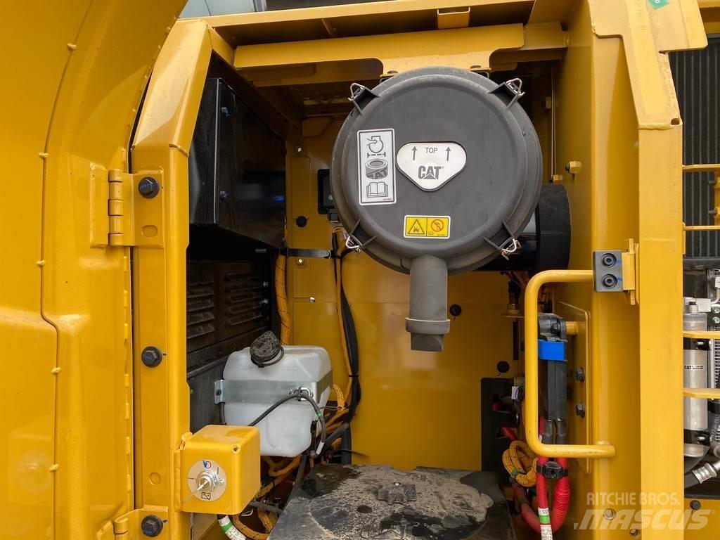 CAT 323D3 Pelle sur chenilles
