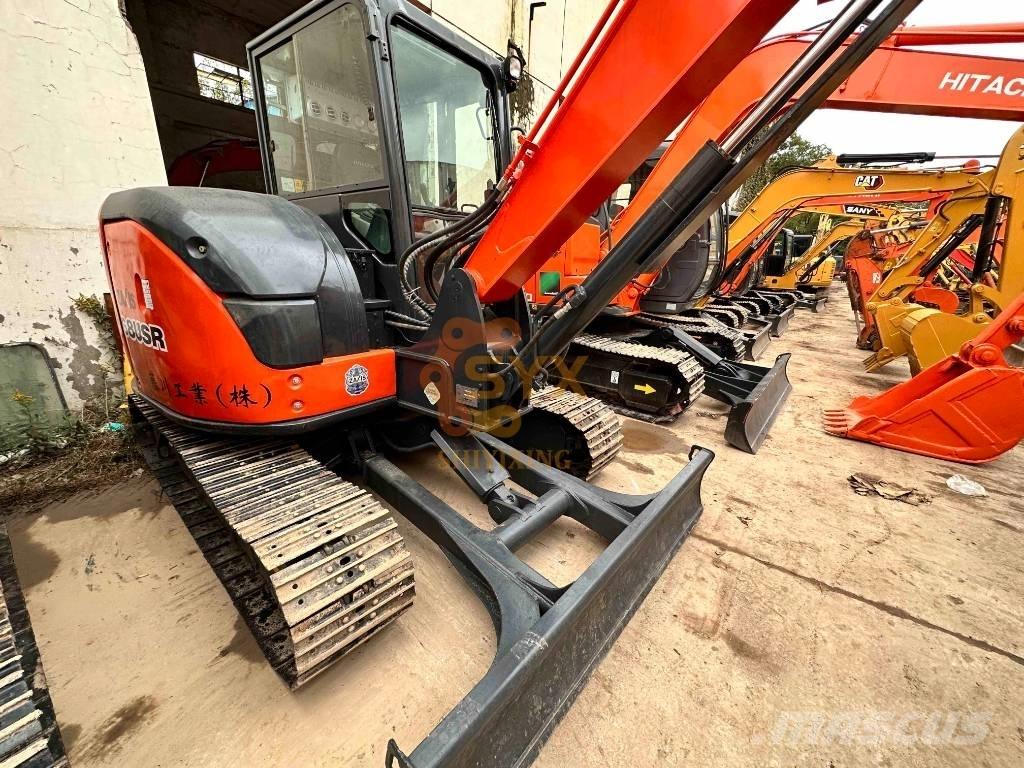 Hitachi ZX 68USR-5A Mini pelle < 7t