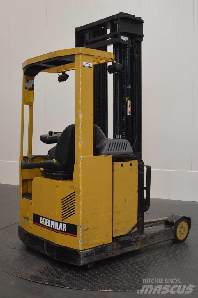 CAT NR 16 Reachtruck Chariot à mât rétractable