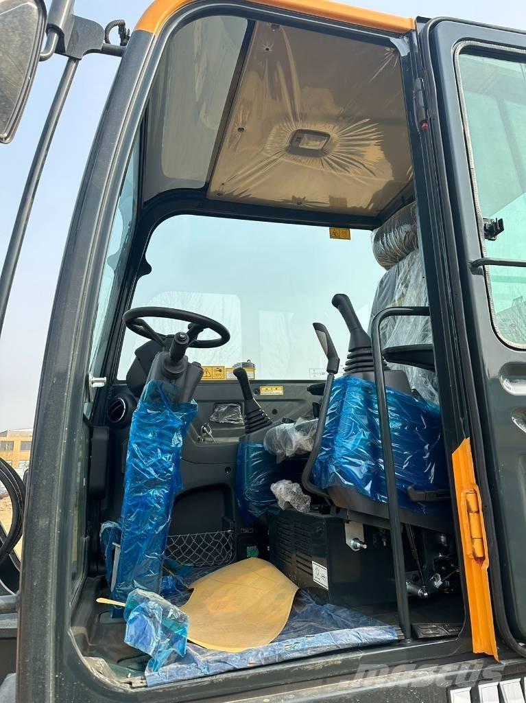 Hyundai 60 W Pelle sur pneus