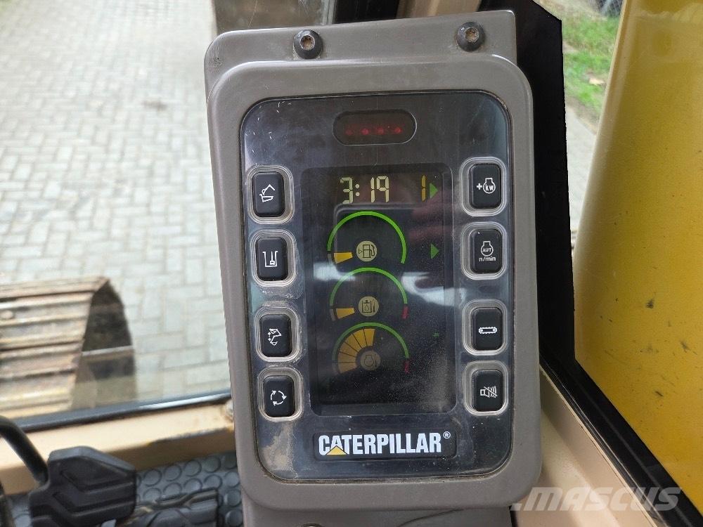 CAT 320BL Pelle sur chenilles