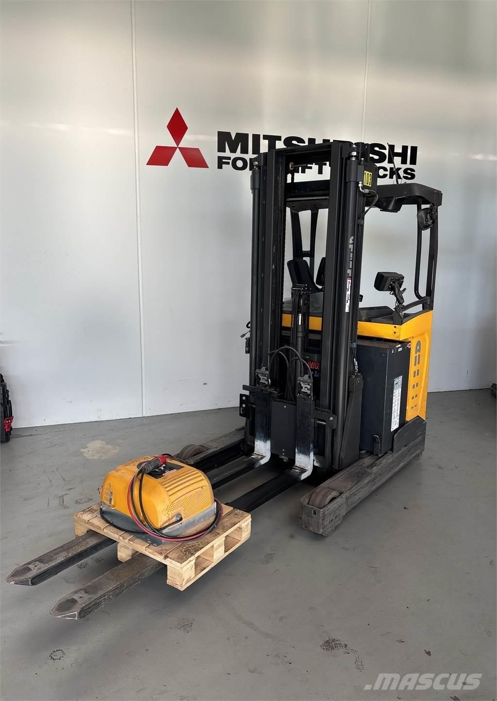 Atlet UMS200 Chariot à mât rétractable