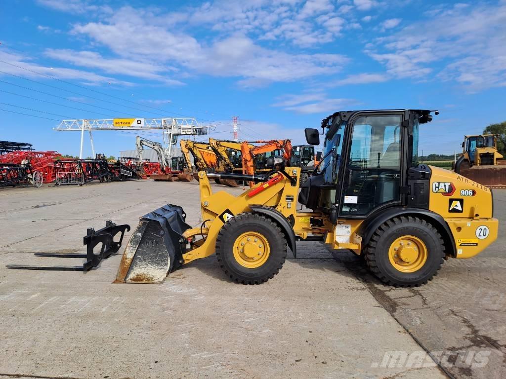 CAT 906 (Bucket + Forks) Chargeuse sur pneus