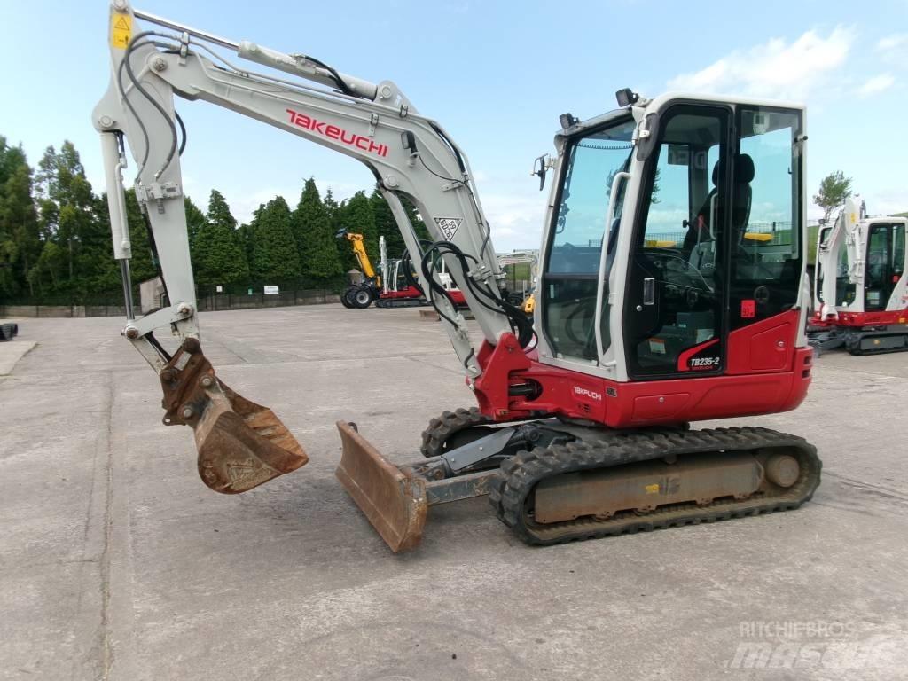 Takeuchi TB235-2 Mini pelle < 7t