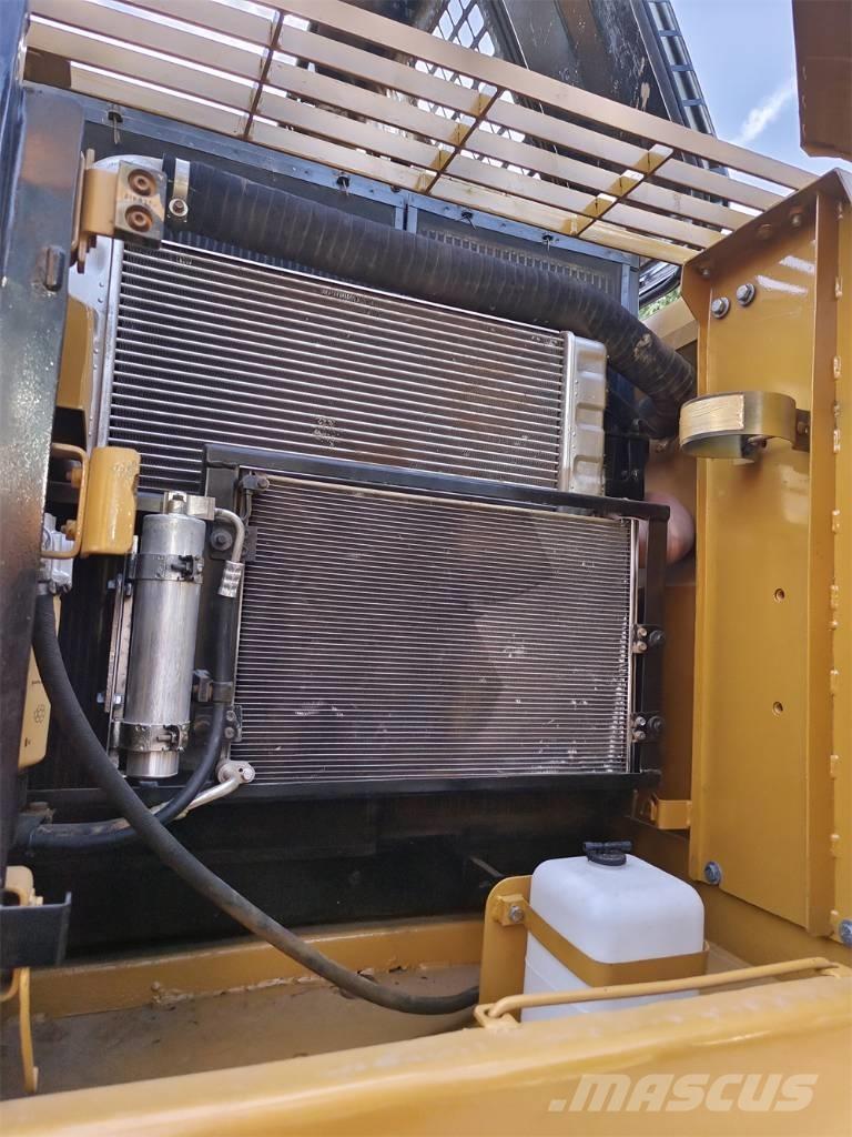CAT 320 D Pelle sur chenilles