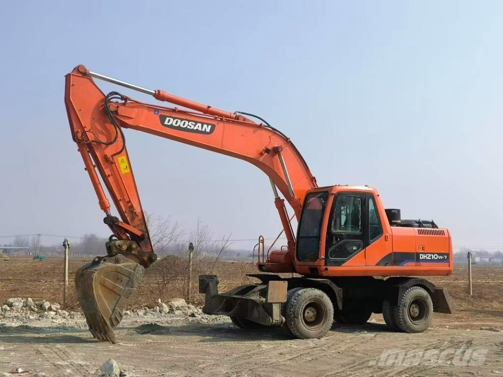 Doosan DH210W-7 Pelle sur pneus