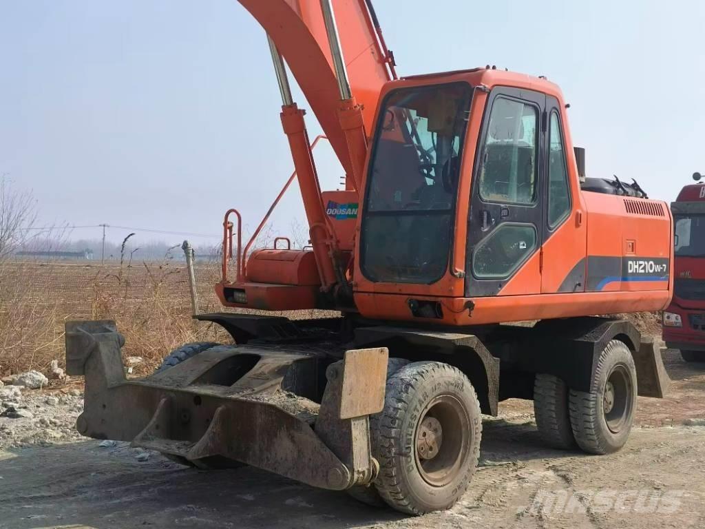 Doosan DH210W-7 Pelle sur pneus