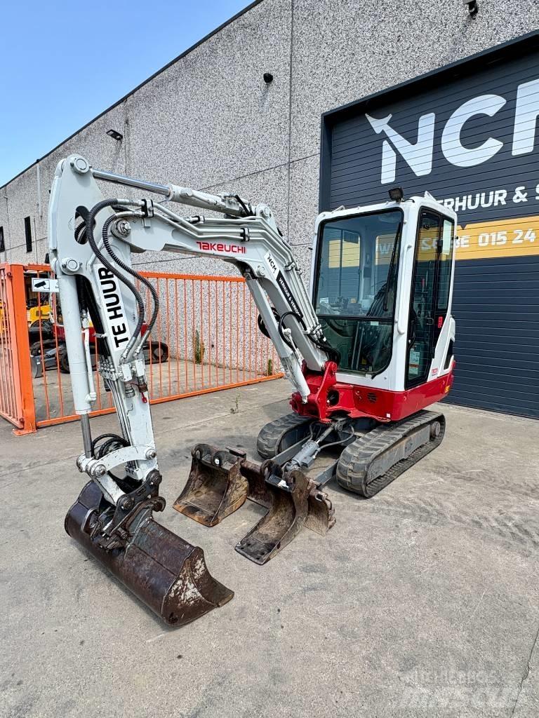 Takeuchi TB 225 Mini pelle < 7t