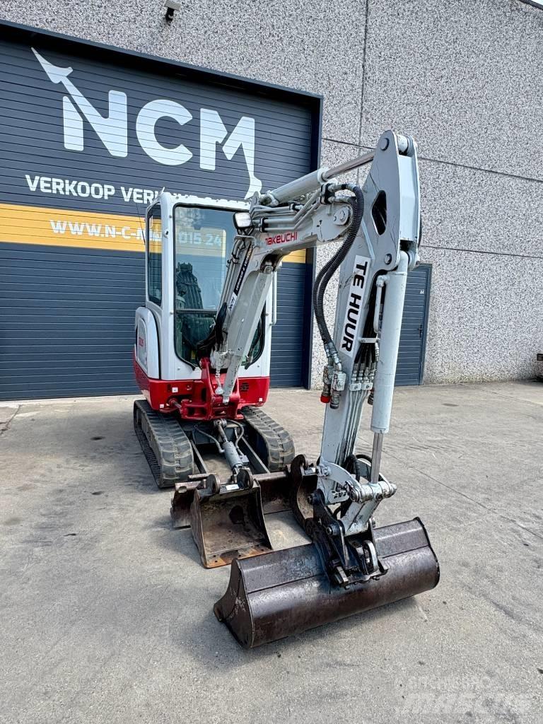 Takeuchi TB 225 Mini pelle < 7t