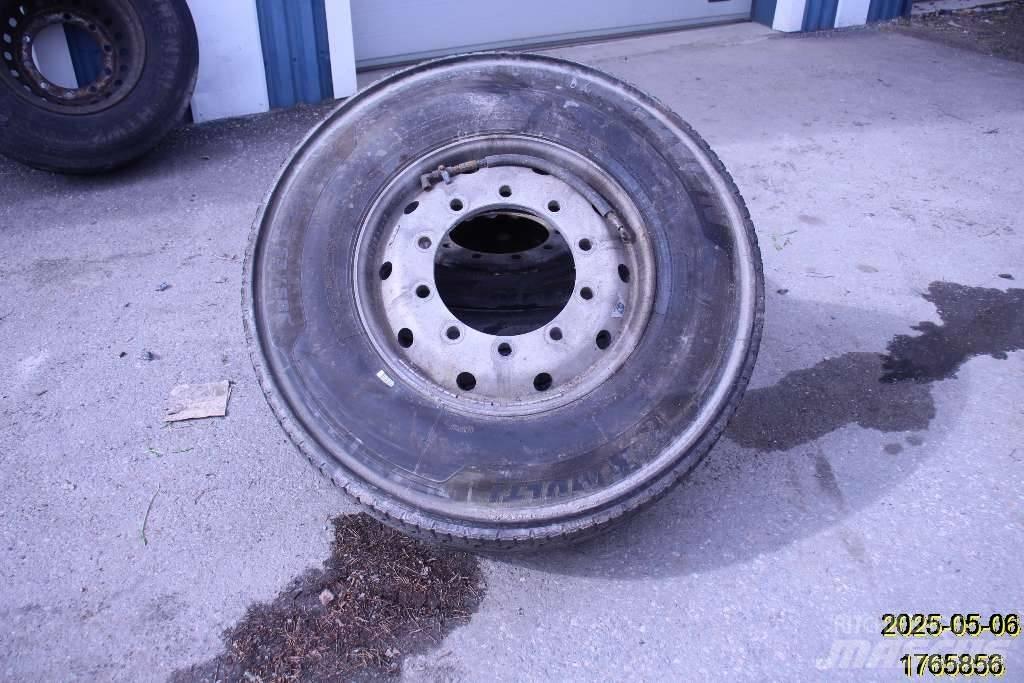  Entreprenad Däck Pneus, roues et jantes