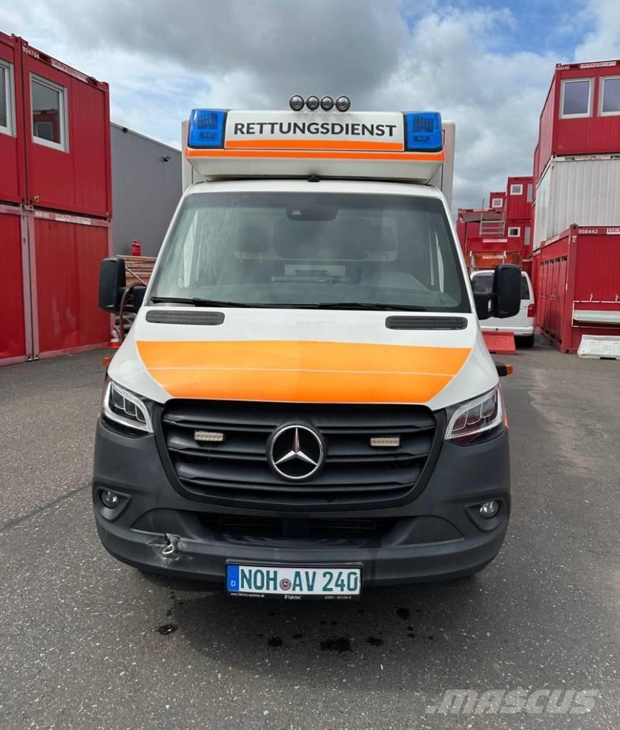 Mercedes-Benz 1000 Ambulance