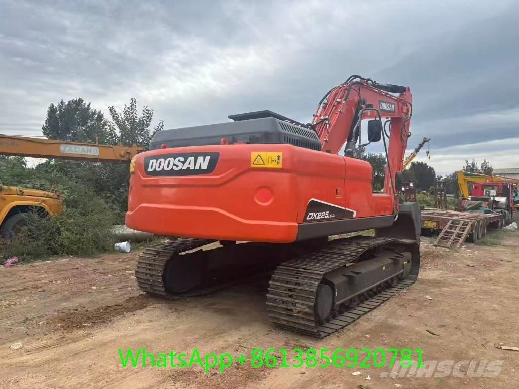 Doosan DX 225 Pelle sur chenilles