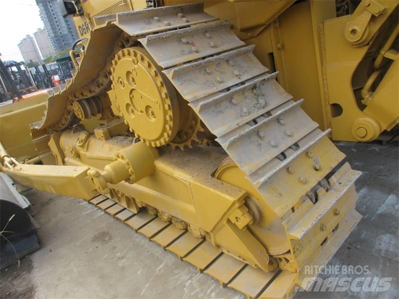 CAT D 6 R Niveleuse