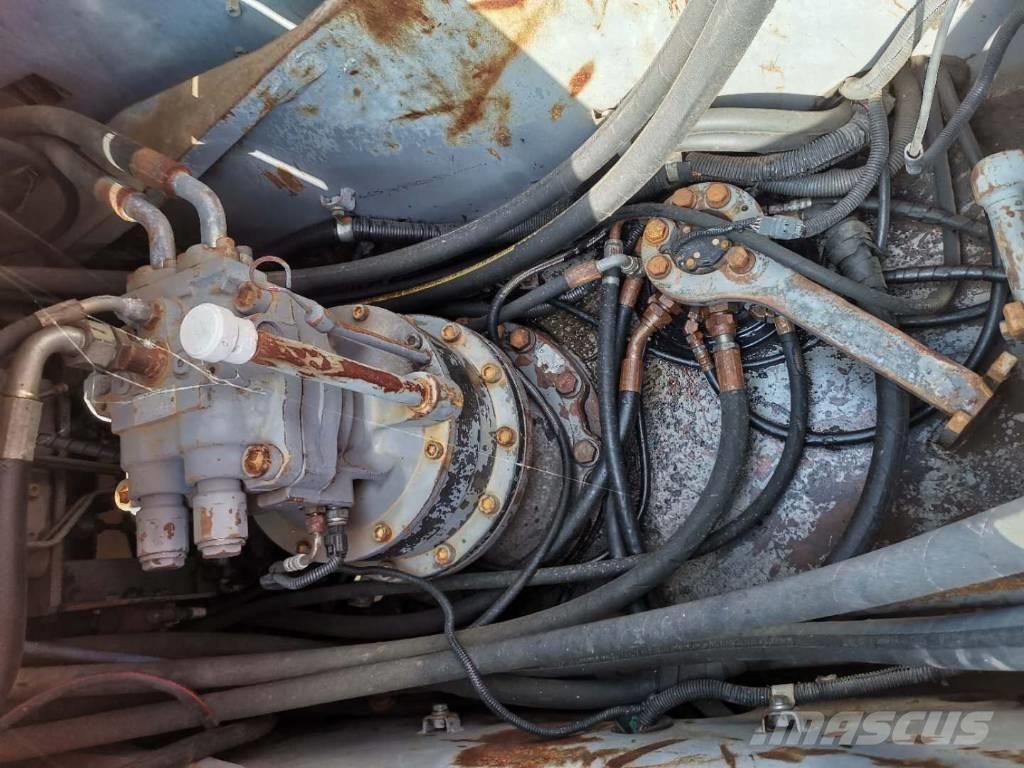 Hitachi ZX 210 W Pelle sur pneus