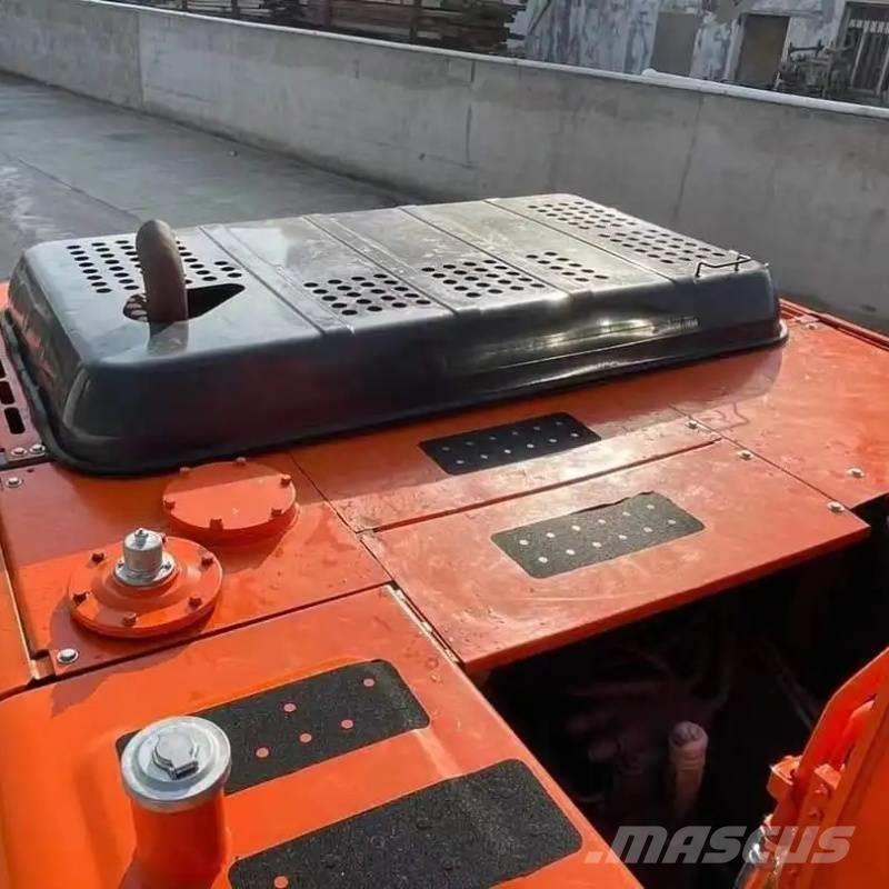 Hitachi ZX 200 Pelle sur chenilles