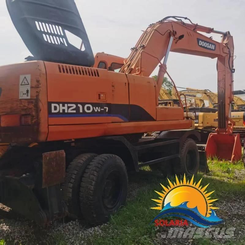 Doosan DH 210 W-7 Pelle sur pneus